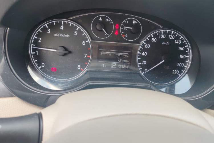 Used Nissan Tiida 2013 1.6L CVT Cool Cafe Edition Odometer Close Up