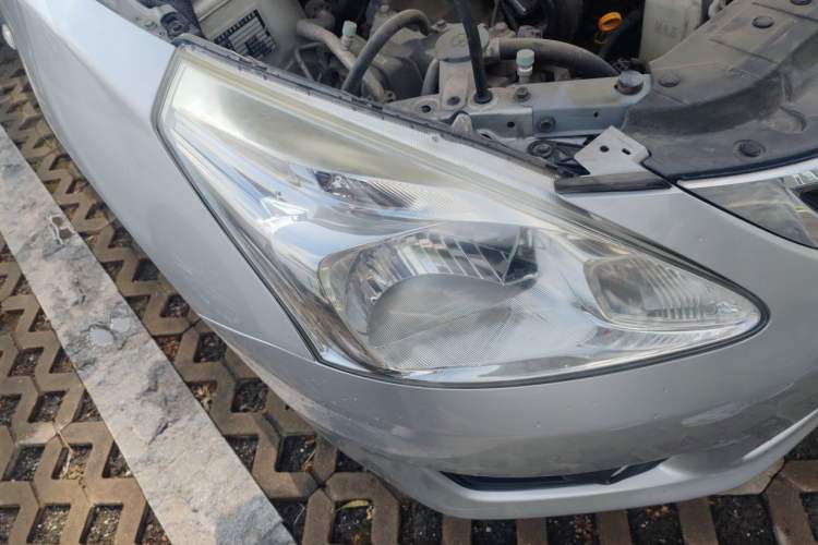 Used Nissan Tiida 2013 1.6L CVT Cool Cafe Edition Right Front Headlight