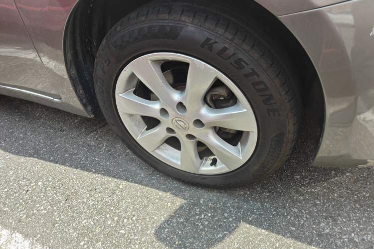 Used Nissan Tiida 2013 1.6L CVT Cool Cafe Edition Right Front Wheel Hub
