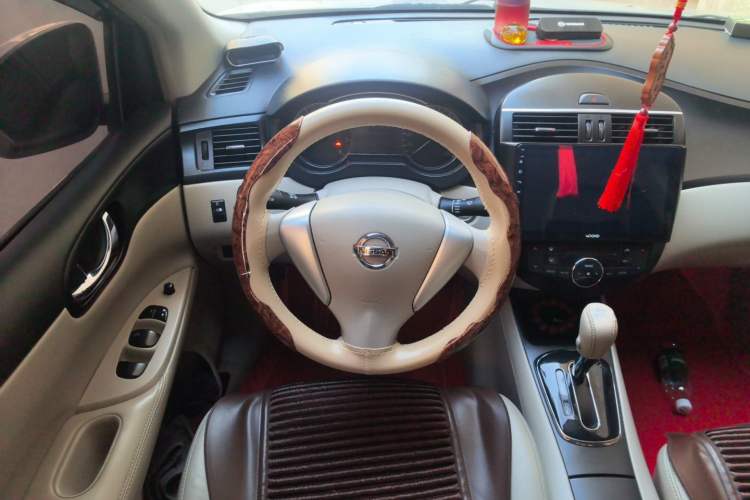Used Nissan Tiida 2013 1.6L CVT Cool Cafe Edition Steering Wheel