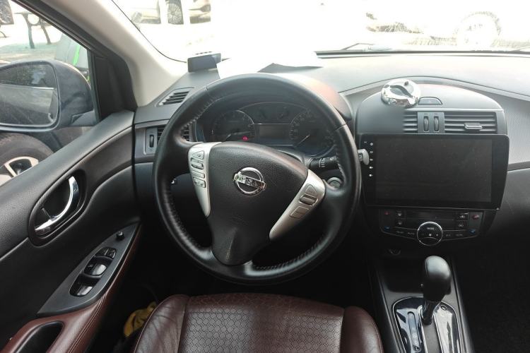 Used Nissan Tiida 2013 1.6L CVT Cool Cafe Edition Steering Wheel