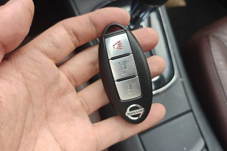 Used Nissan Tiida 2013 1.6L CVT Cool Cafe Edition Vehicle Key