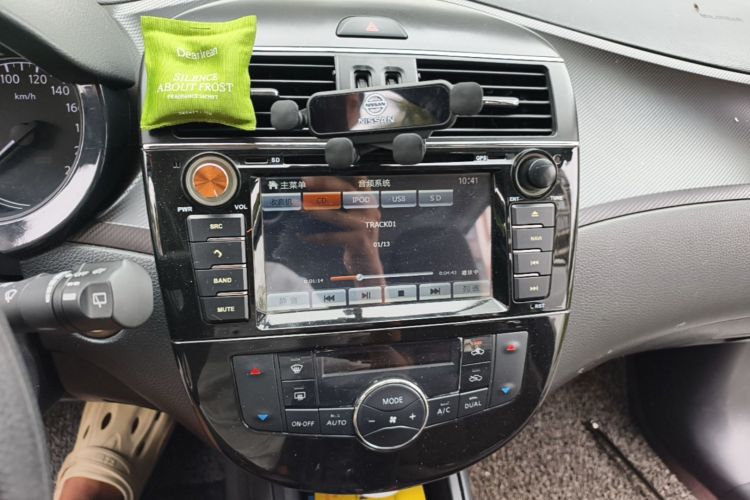 Used Nissan Tiida 2013 1.6L CVT Cool Cafe Edition Audio And AC Panel