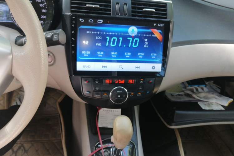 Used Nissan Tiida 2013 1.6L CVT Cool Cafe Edition Audio And AC Panel