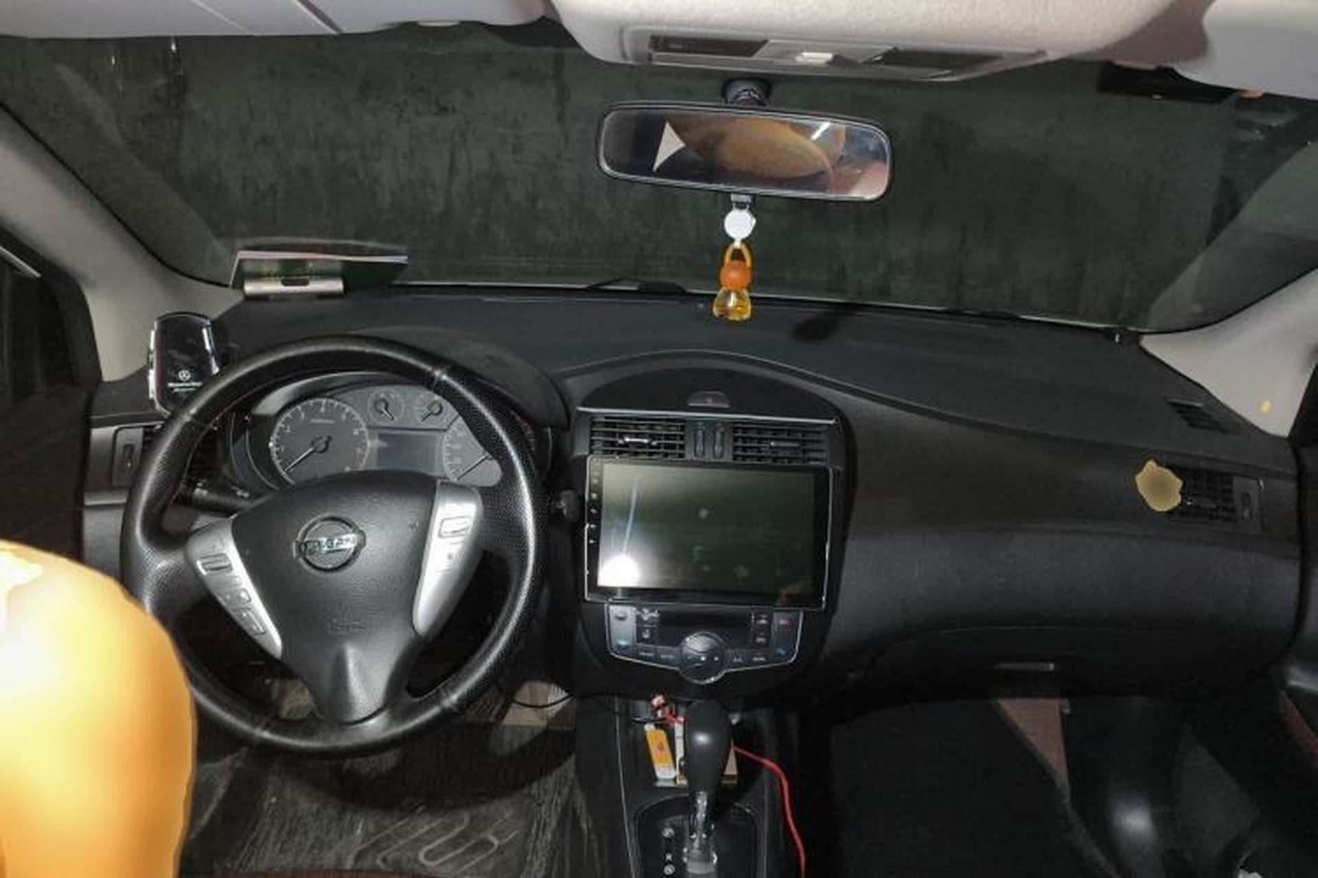 Used Nissan Tiida 2013 1.6L CVT Cool Cafe Edition Center Console