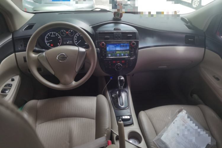Used Nissan Tiida 2013 1.6L CVT Cool Cafe Edition Center Console