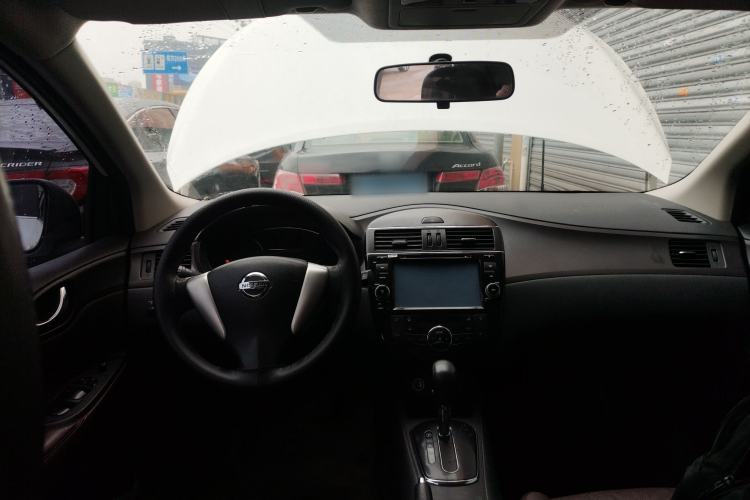 Used Nissan Tiida 2013 1.6L CVT Cool Cafe Edition Center Console