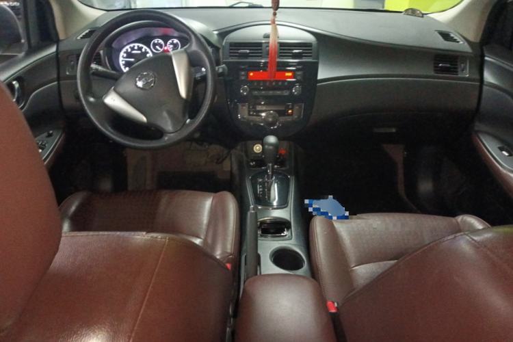Used Nissan Tiida 2013 1.6L CVT Cool Cafe Edition Center Console