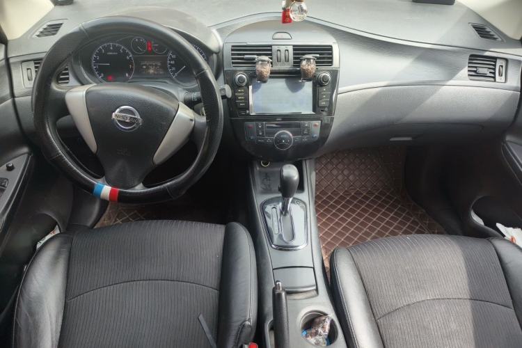 Used Nissan Tiida 2013 1.6L CVT Cool Cafe Edition Center Console