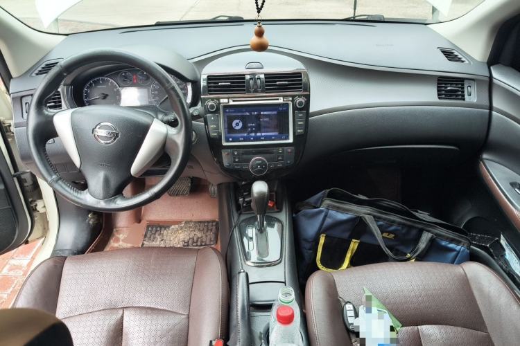 Used Nissan Tiida 2013 1.6L CVT Cool Cafe Edition Center Console