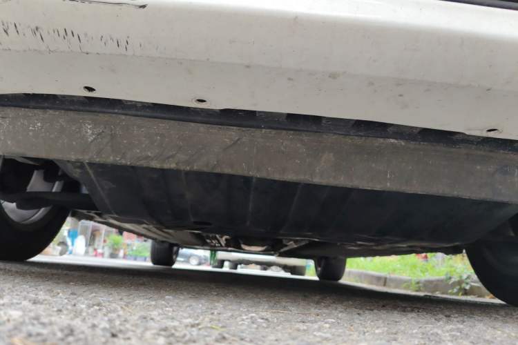 Used Nissan Tiida 2013 1.6L CVT Cool Cafe Edition Chassis Front