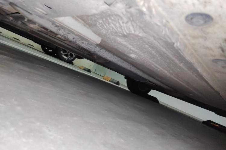 Used Nissan Tiida 2013 1.6L CVT Cool Cafe Edition Chassis Front Left