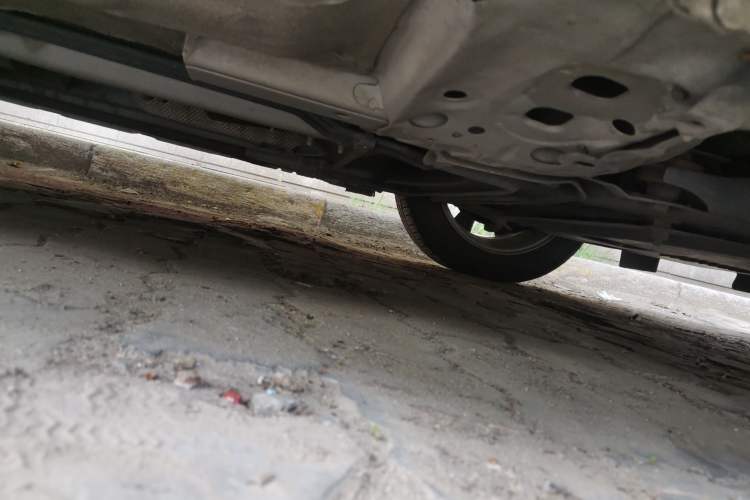 Used Nissan Tiida 2013 1.6L CVT Cool Cafe Edition Chassis Front Right