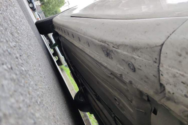Used Nissan Tiida 2013 1.6L CVT Cool Cafe Edition Chassis Front Right
