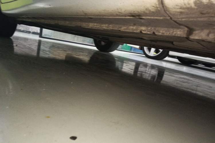 Used Nissan Tiida 2013 1.6L CVT Cool Cafe Edition Chassis Front Right