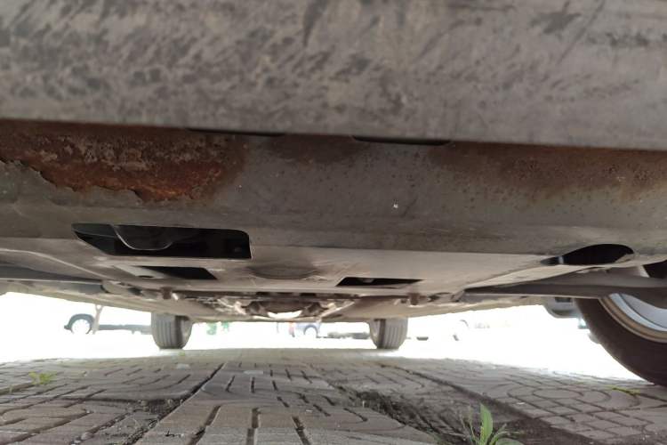Used Nissan Tiida 2013 1.6L CVT Cool Cafe Edition Chassis Front