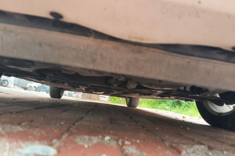 Used Nissan Tiida 2013 1.6L CVT Cool Cafe Edition Chassis Front