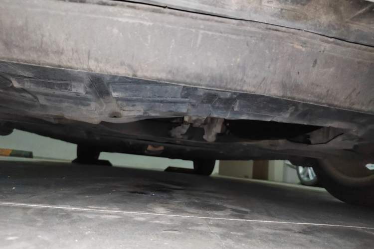 Used Nissan Tiida 2013 1.6L CVT Cool Cafe Edition Chassis Front