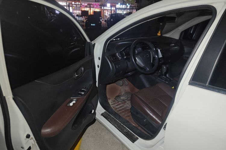Used Nissan Tiida 2013 1.6L CVT Cool Cafe Edition Driver Seat
