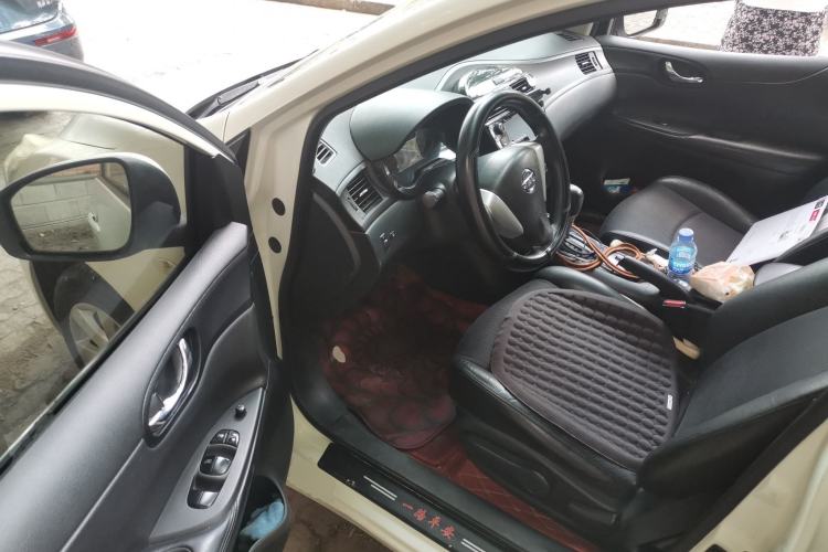 Used Nissan Tiida 2013 1.6L CVT Cool Cafe Edition Driver Seat