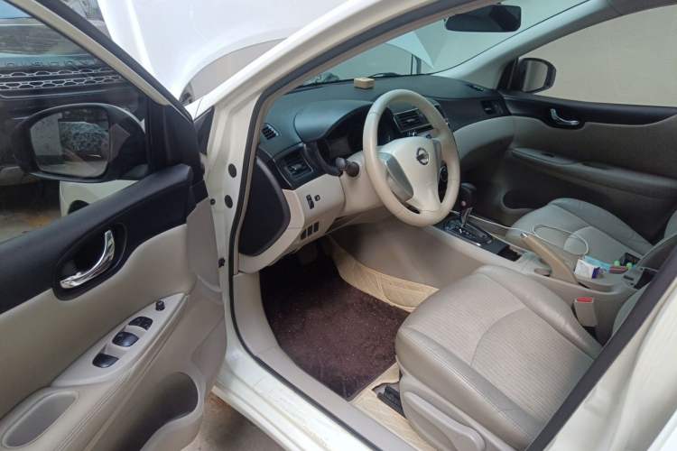 Used Nissan Tiida 2013 1.6L CVT Cool Cafe Edition Driver Seat