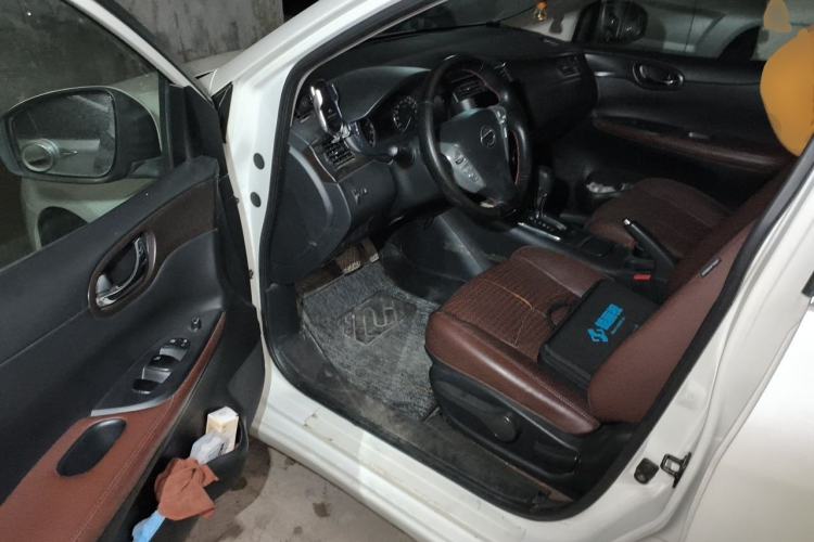 Used Nissan Tiida 2013 1.6L CVT Cool Cafe Edition Driver Seat
