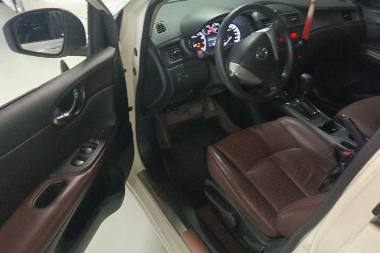 Used Nissan Tiida 2013 1.6L CVT Cool Cafe Edition Driver Seat