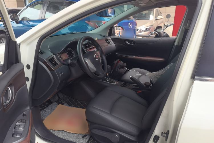 Used Nissan Tiida 2013 1.6L CVT Cool Cafe Edition Driver Seat
