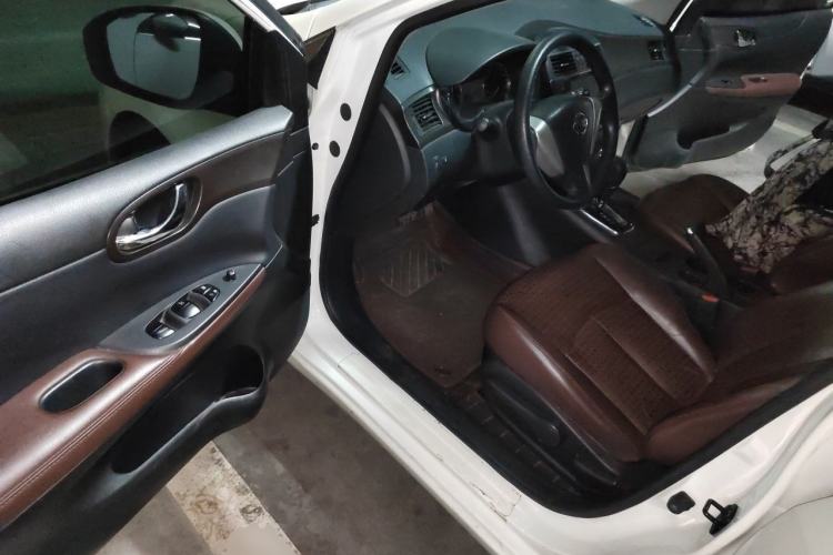 Used Nissan Tiida 2013 1.6L CVT Cool Cafe Edition Driver Seat