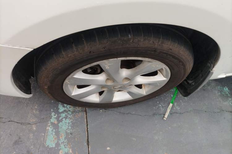 Used Nissan Tiida 2013 1.6L CVT Cool Cafe Edition Exterior 4
