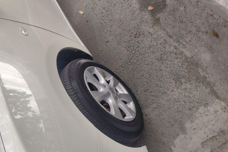 Used Nissan Tiida 2013 1.6L CVT Cool Cafe Edition Exterior 7