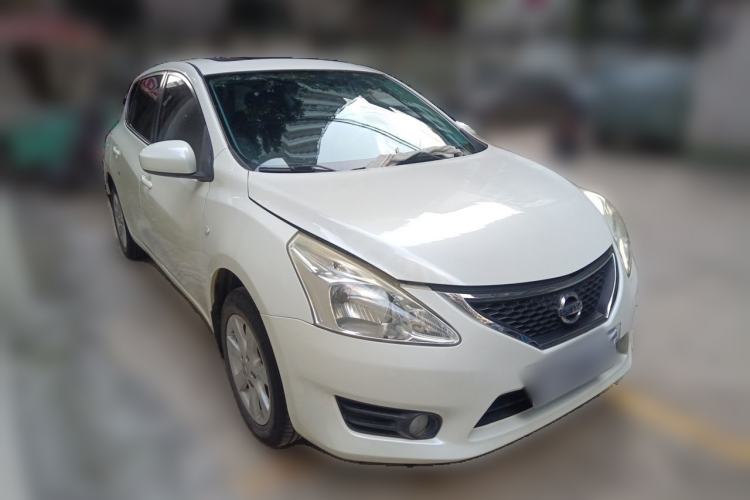 Used Nissan Tiida 2013 1.6L CVT Cool Cafe Edition Front Right 45 Deg