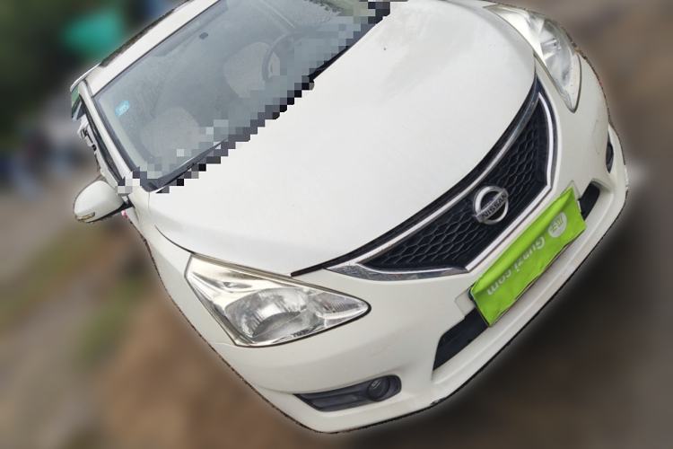 Used Nissan Tiida 2013 1.6L CVT Cool Cafe Edition Front Right 45 Deg