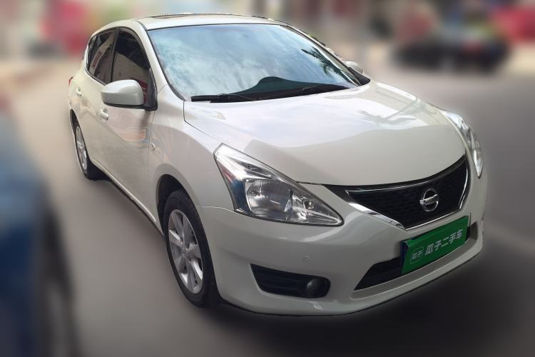 Used Nissan Tiida 2013 1.6L CVT Cool Cafe Edition Front Right 45 Deg