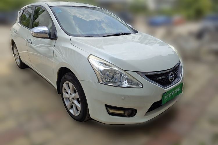 Used Nissan Tiida 2013 1.6L CVT Cool Cafe Edition Front Right 45 Deg
