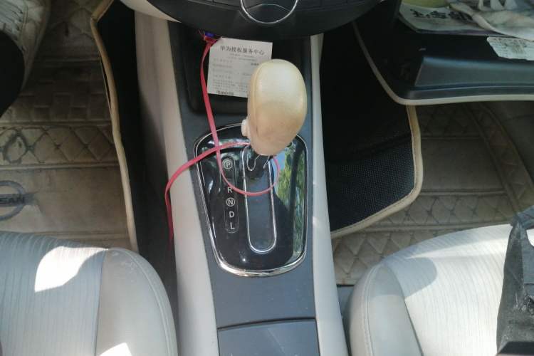 Used Nissan Tiida 2013 1.6L CVT Cool Cafe Edition Gear Lever
