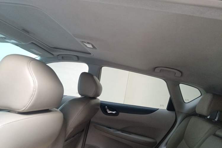 Used Nissan Tiida 2013 1.6L CVT Cool Cafe Edition Headliner