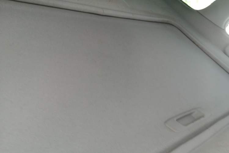 Used Nissan Tiida 2013 1.6L CVT Cool Cafe Edition Headliner