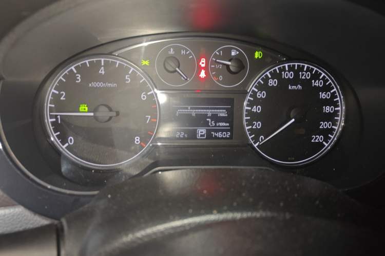 Used Nissan Tiida 2013 1.6L CVT Cool Cafe Edition Odometer Close Up