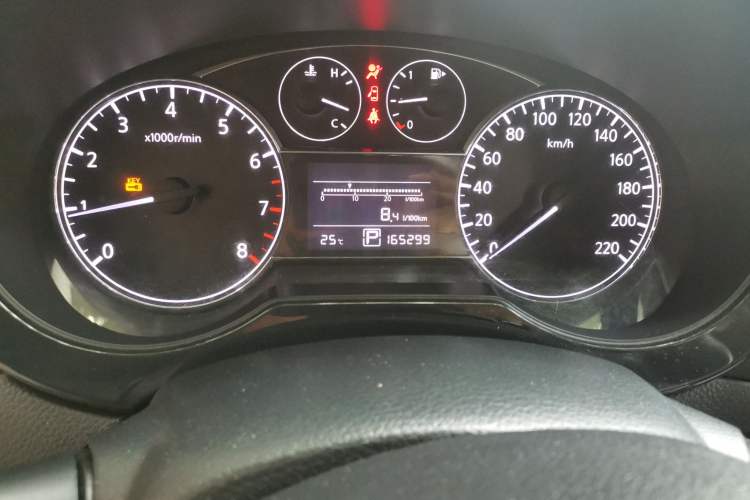 Used Nissan Tiida 2013 1.6L CVT Cool Cafe Edition Odometer Close Up