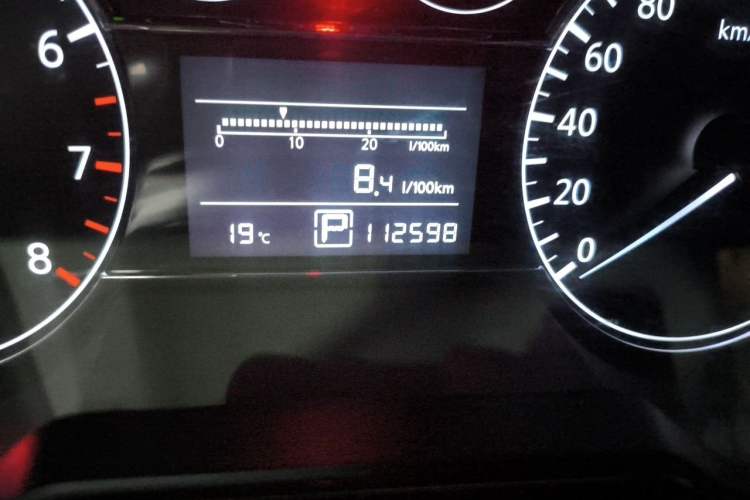 Used Nissan Tiida 2013 1.6L CVT Cool Cafe Edition Odometer Close Up