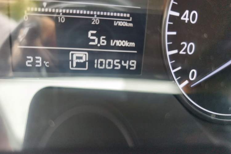 Used Nissan Tiida 2013 1.6L CVT Cool Cafe Edition Odometer Close Up