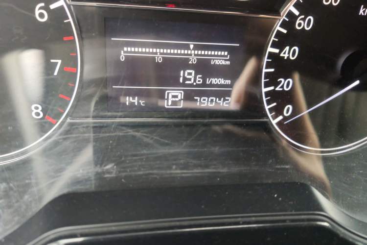 Used Nissan Tiida 2013 1.6L CVT Cool Cafe Edition Odometer Close Up