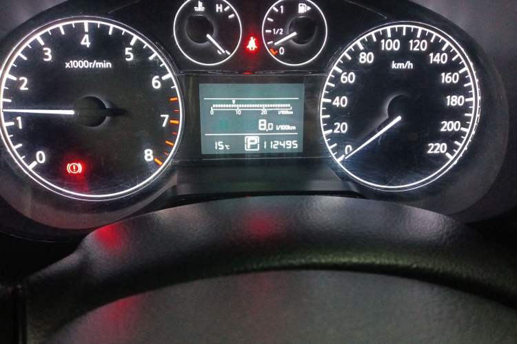 Used Nissan Tiida 2013 1.6L CVT Cool Cafe Edition Odometer Close Up