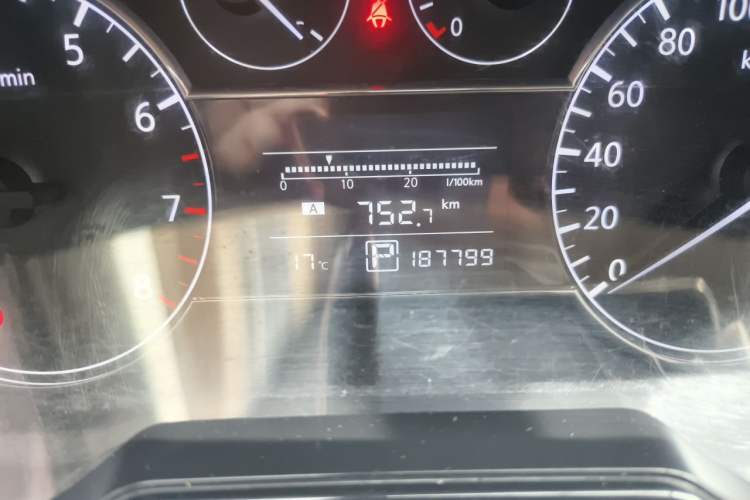Used Nissan Tiida 2013 1.6L CVT Cool Cafe Edition Odometer Close Up