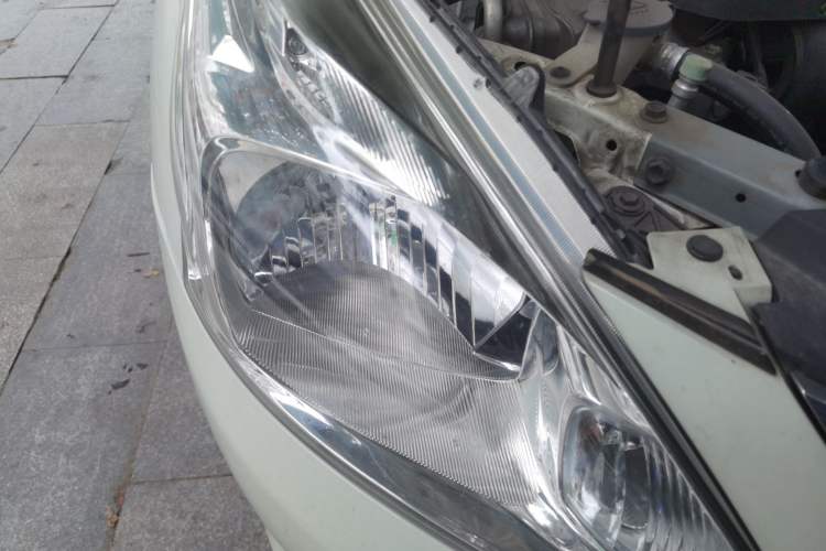 Used Nissan Tiida 2013 1.6L CVT Cool Cafe Edition Right Front Headlight
