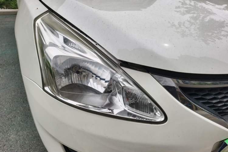 Used Nissan Tiida 2013 1.6L CVT Cool Cafe Edition Right Front Headlight