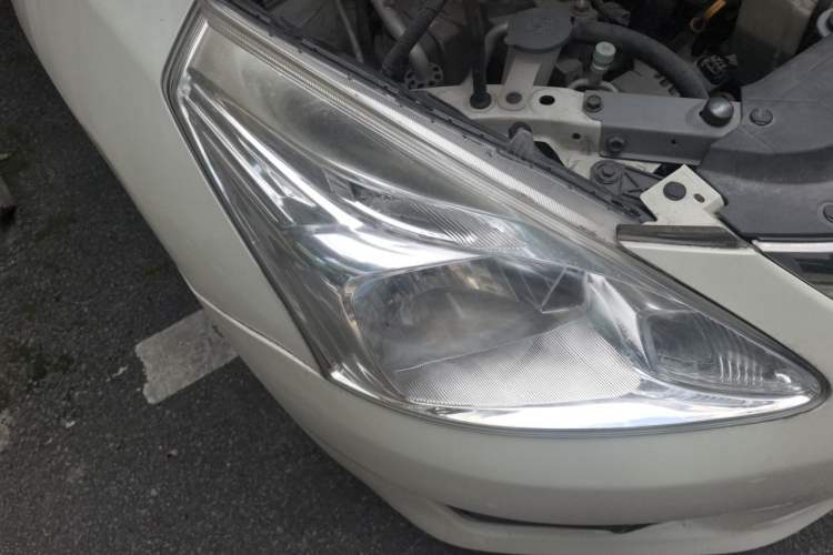 Used Nissan Tiida 2013 1.6L CVT Cool Cafe Edition Right Front Headlight
