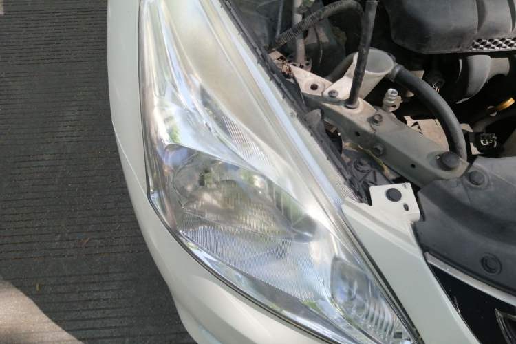 Used Nissan Tiida 2013 1.6L CVT Cool Cafe Edition Right Front Headlight