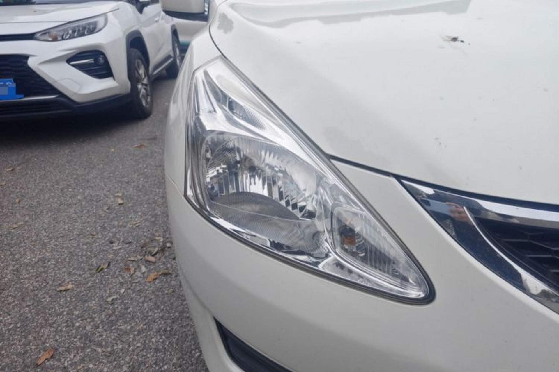 Used Nissan Tiida 2013 1.6L CVT Cool Cafe Edition Right Front Headlight